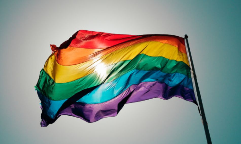 亿康先达LGBTQ+ -我们的承诺和责任